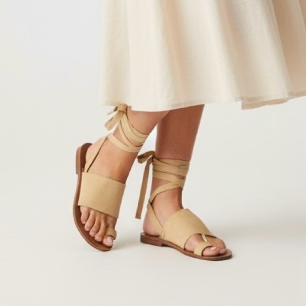 DKNY Tan Leather Toe Ring Sandals Tie Around Ankles Size 5.5 VINTAGE